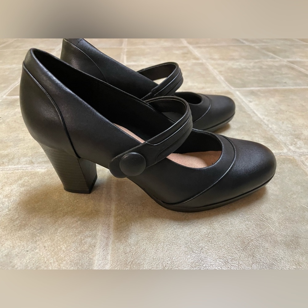 Clarks Women’s Heels Shoes Leather Black sz 6.5